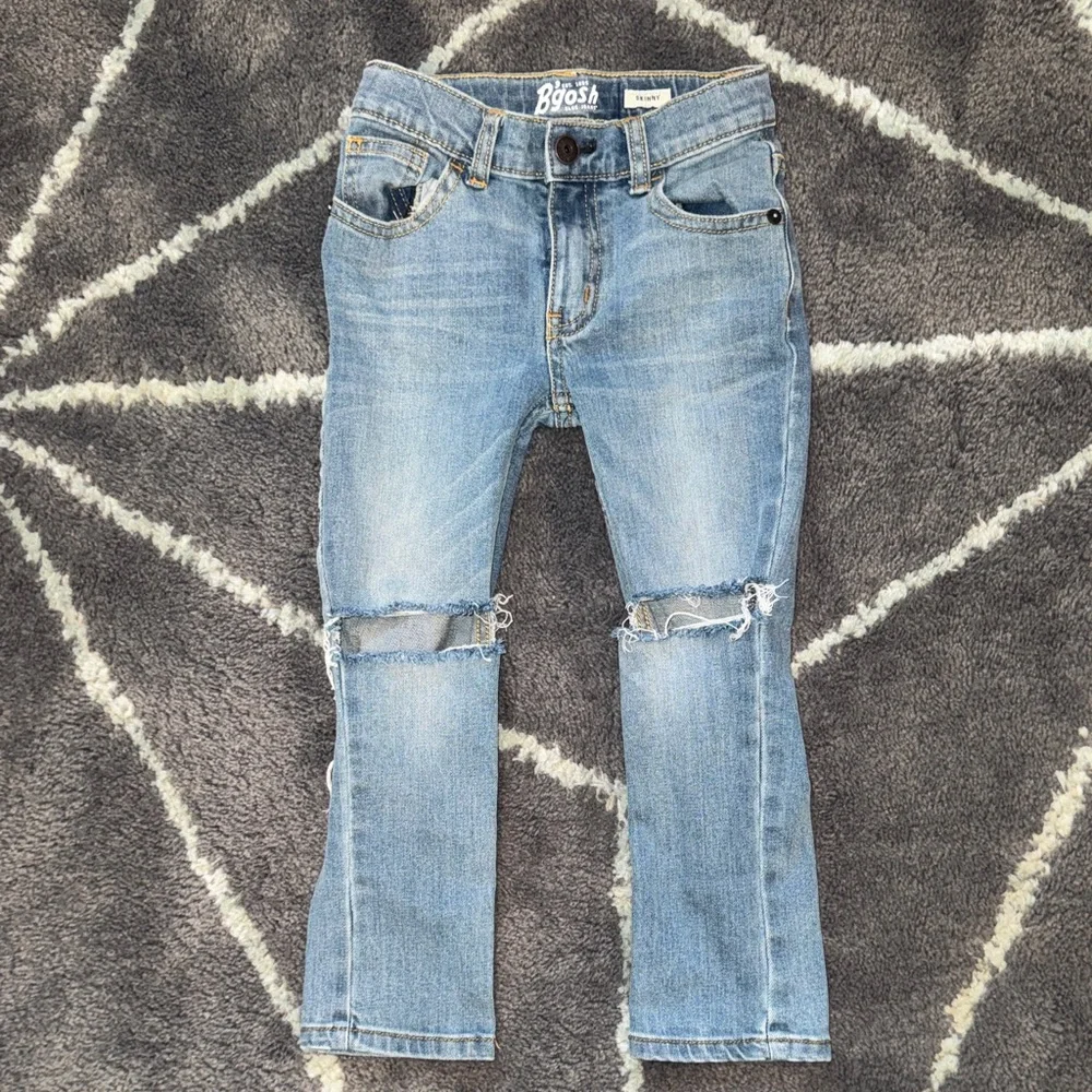 Denim Blue Jeans w Distressed Knees, OshKosh B'gosh, Size 5 Kids